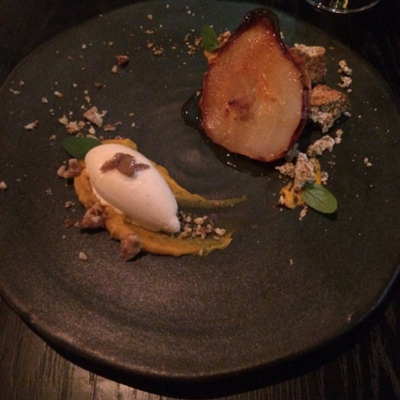 デザート   生イチジクとイチジクのアイスクリーム(ラ・ボンヌターブル)