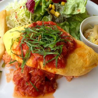 トマトソースのチーズ・オムライス(Mark Ole Cafe（マークオーレカフェ）)