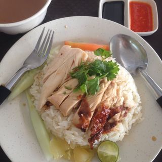 ローステッドチキンライス(Lee Jee Hainanese Chicken Rice)