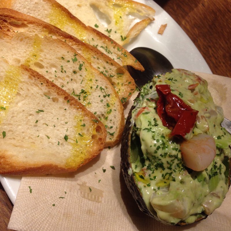 海老とアボカドのタルタル(ナチュラ マーケット)