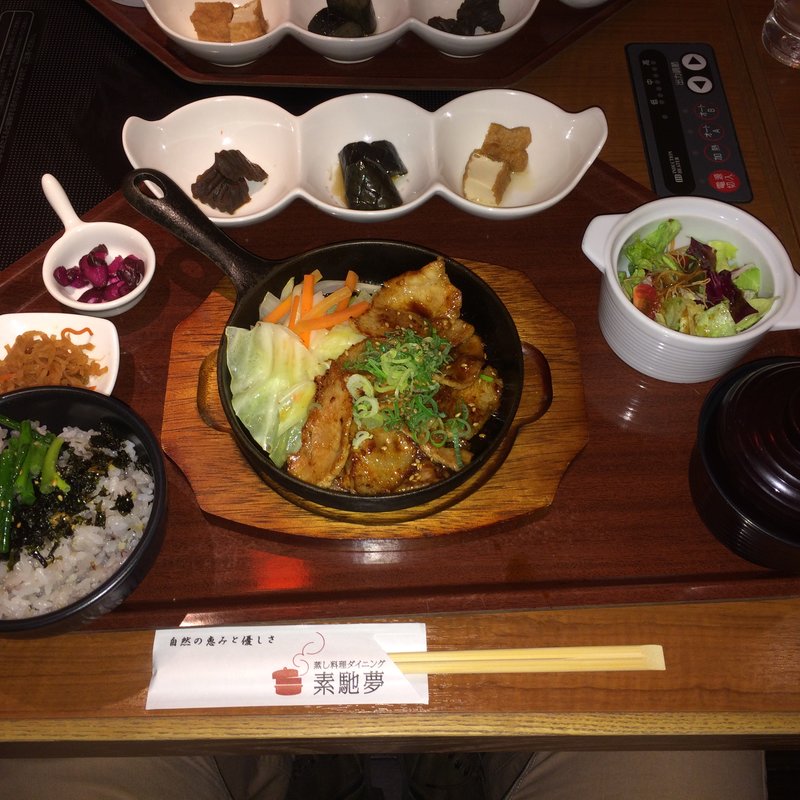 日替わり健康ランチB(すちぃーむ なんばCITY店)