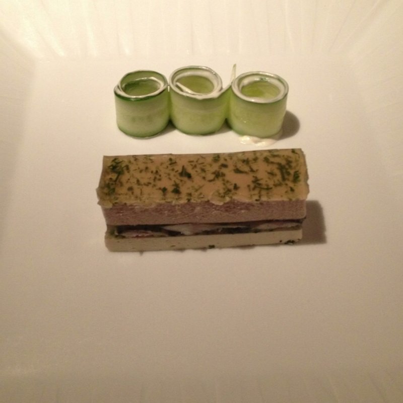 鮎のガトー仕立て(Le Manoir D'HASTINGS ル・マノアール・ダスティン)