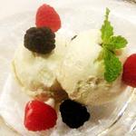 Homemade vanilla gelato(53 by the sea)