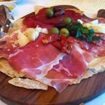 Prosciutto and pecorino cheese platter(53 by the sea)