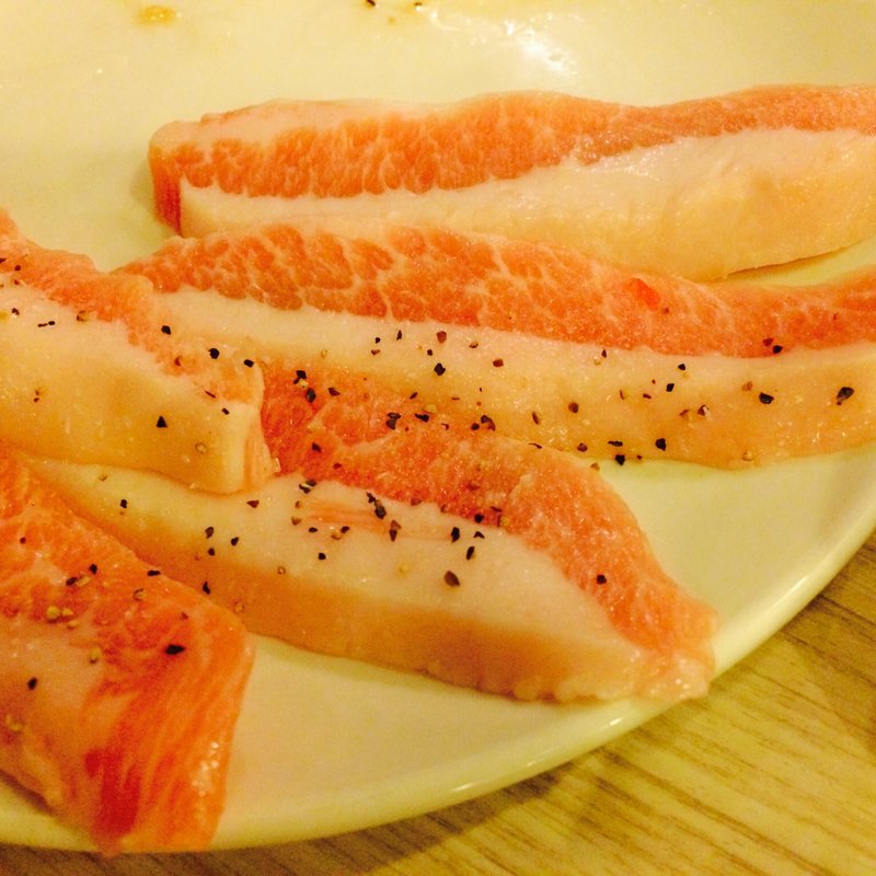 豚とろカルビ(炭火焼肉ゆうび)