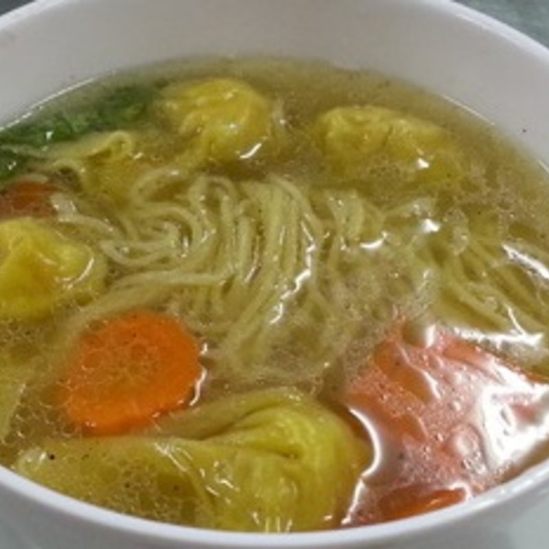 ワンタン麺(TAITAI)