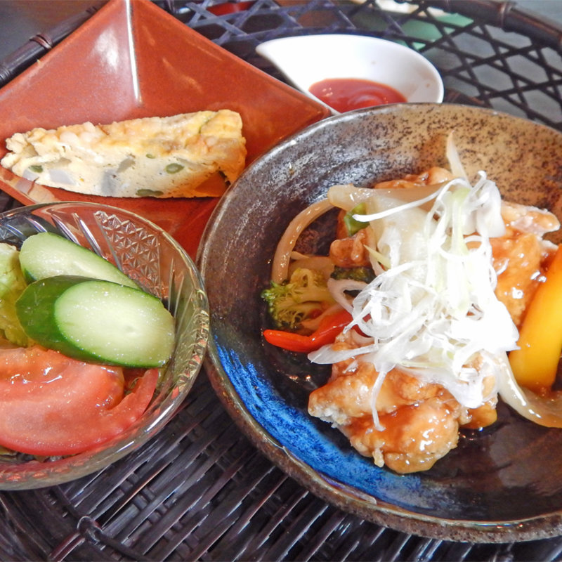 鳥の唐揚げ(赤いバス)