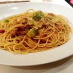 スパイシーチキンとアボカドのトマトソース(パレルモ 恵比寿店 （Palermo）)