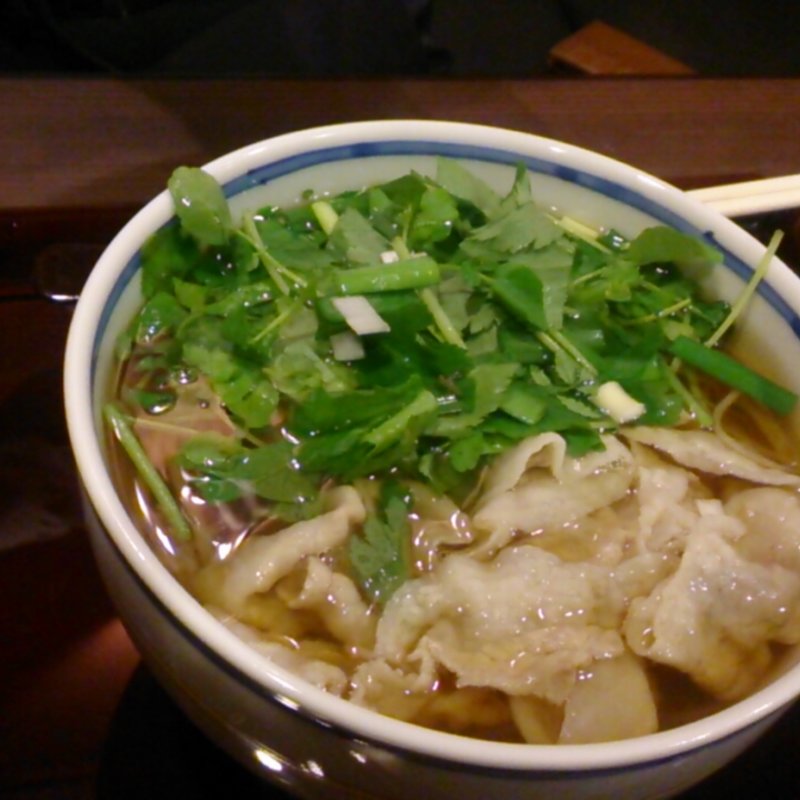 金華豚と香味野菜のそば(蕎麦 伊とう)