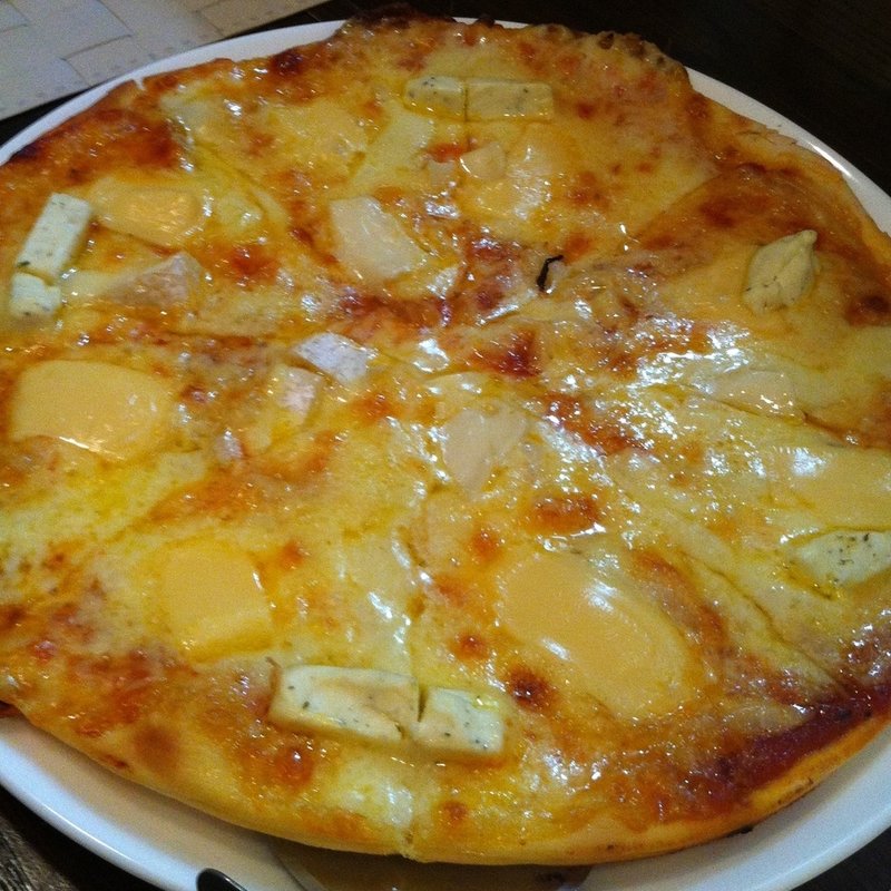 チーズピザ(Bistro Fiore)