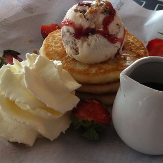 Strawberry Pancakes(Paddington House of Pancakes)