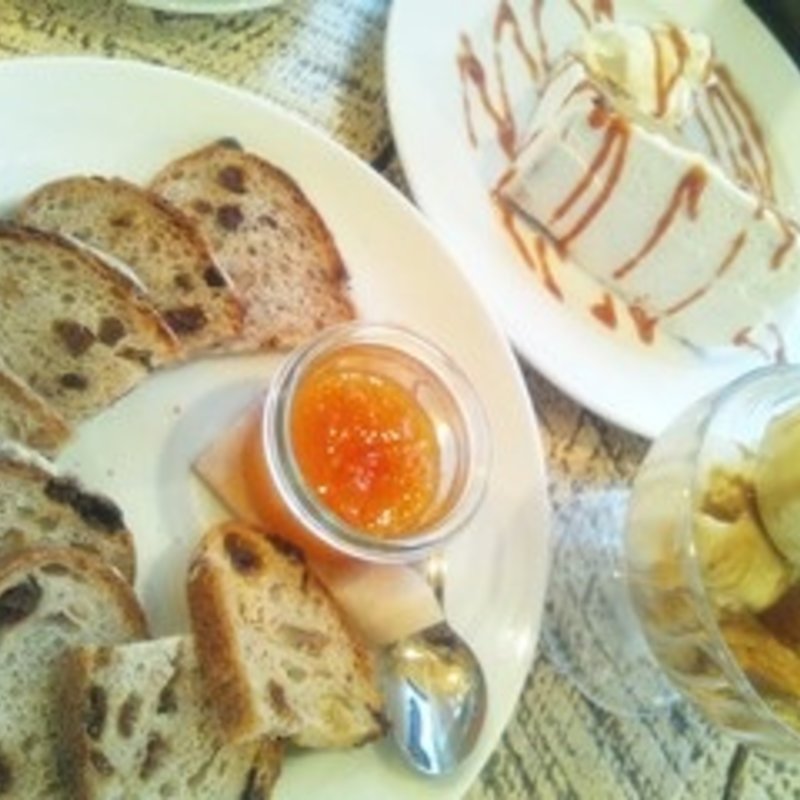 自家製ジュレとパン(A to Z cafe)