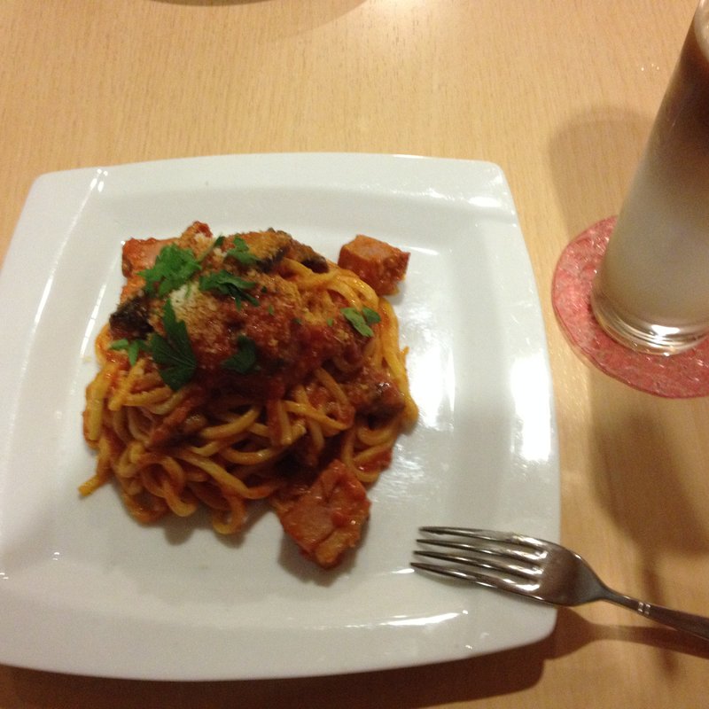 ツナとベーコンの甘口トマトクリーム(レストラン CALMA （カルマ）)