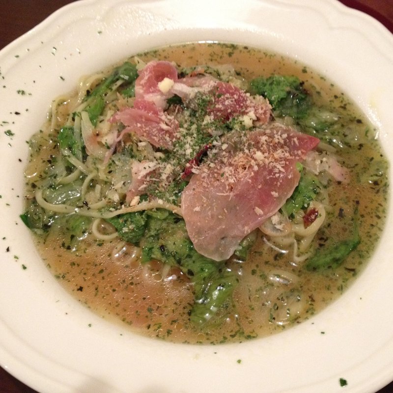 生ハムとレタスのぺペロンチーノ(アーリオ・オーリオ)