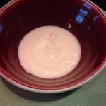 二種の食感を楽しめる杏仁豆腐(チャイナルーム （Chinaroom）)