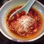 四川式チャイナルーム酸味辛いスープ麺