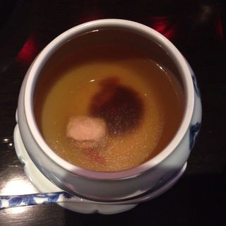 朝鮮人参と蜜なつめ入り 薬膳の効いた黄金蒸しスープ(チャイナルーム （Chinaroom）)