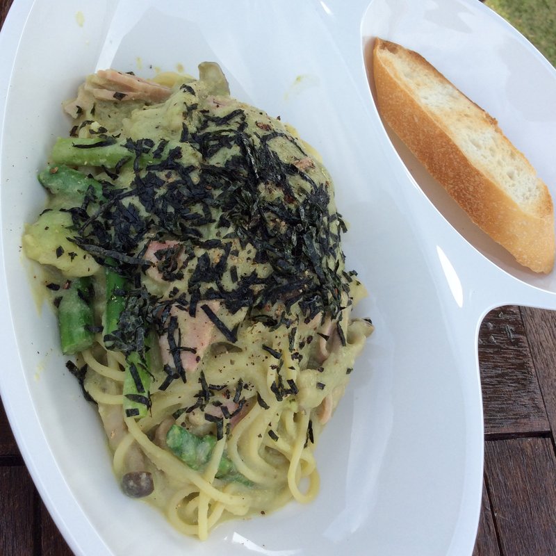 アボカドとアスパラの和風パスタ(海のイスキア )