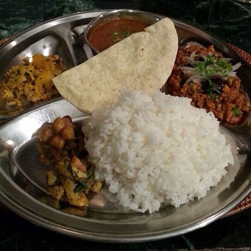 マドラスチキン＆パキスタニーベイガンキーマカレー(砂の岬)