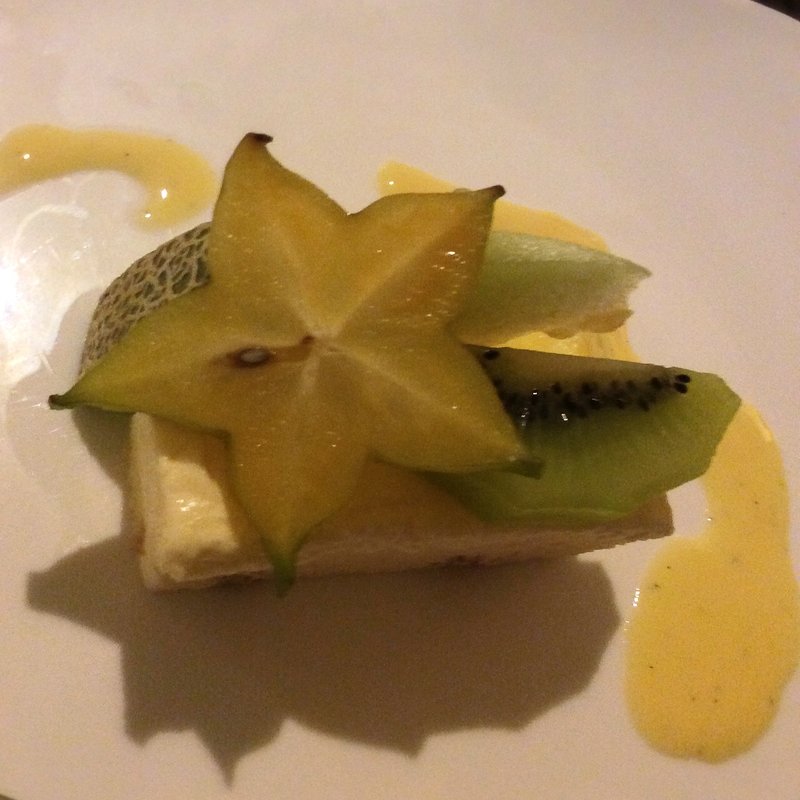 大皿取り分けコース　(Bistro chef's table 一花 （ビストロシェフズターブル イチゲ）)