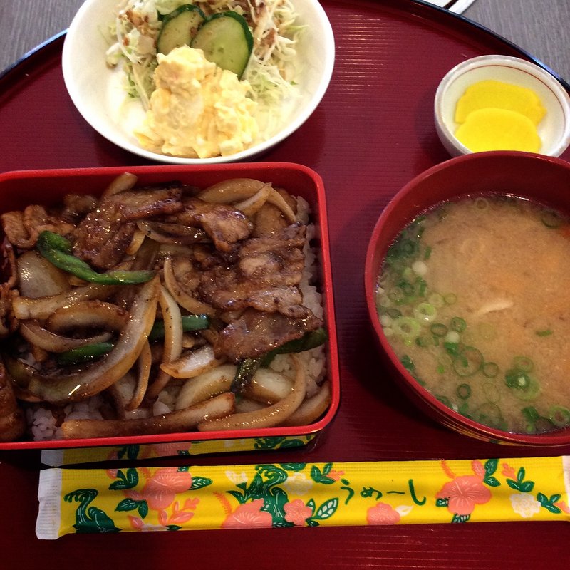 焼肉重（豚肉）(炊肉の店 牛ちゃん 那覇店 )