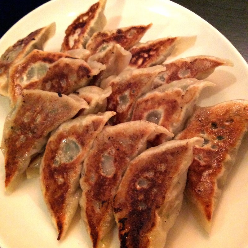 わらば餃子(餃子酒家 和楽場 （ぎょうざさかや　わらば）)