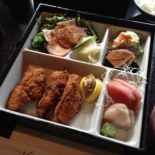 Bento BOX (カキフライ)(Chez KAMA Restaurant)