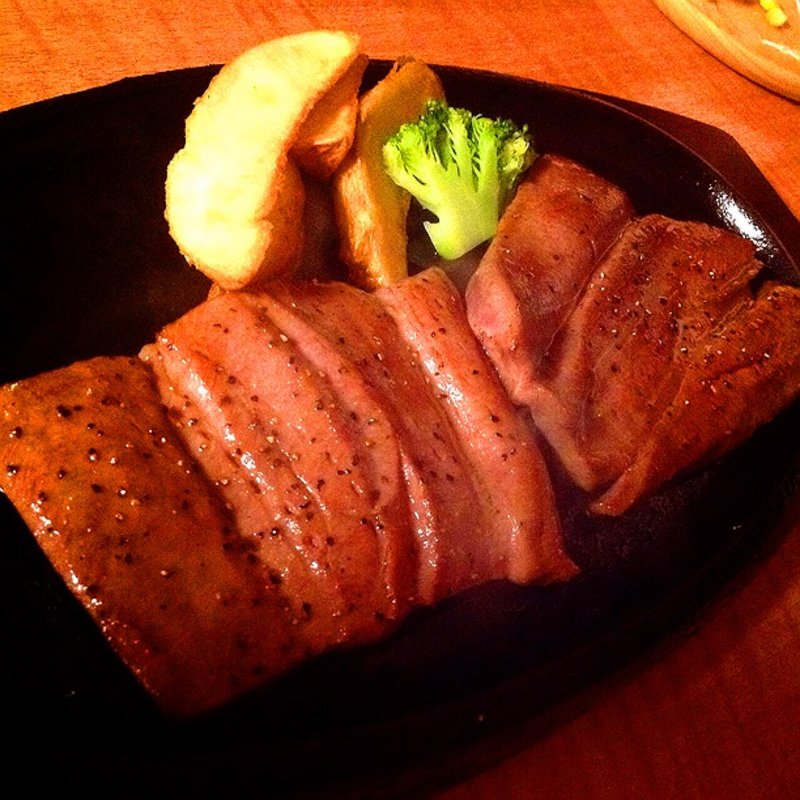 厚切り牛タンステーキ 250g(HAN’S 南城大里店)