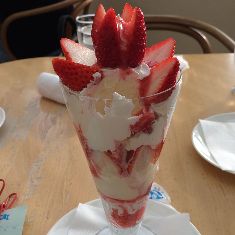 イチゴパフェ(ココナッツアイランド 本店 )