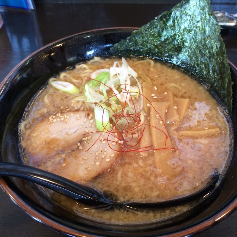 とんこつ醤油ラーメン(ラーメン居酒屋　串遊網屋 )