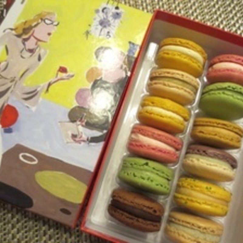 ラ デコラトリス 12個入り(ピエール・エルメ・パリ 青山)