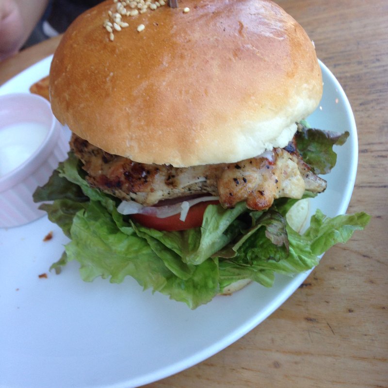 チキンタツタバーガー(エヌオーエヌ ファニチャー＆カフェ （NON FURNITURE＆CAFE）)