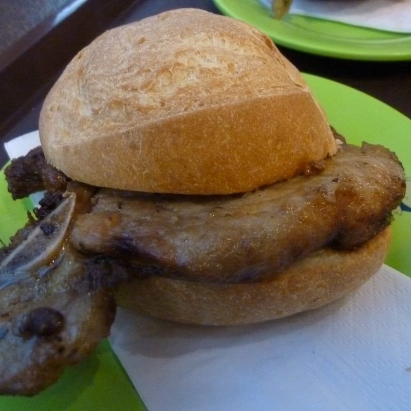 ポークチョップバーガー(大利來記餐廳)