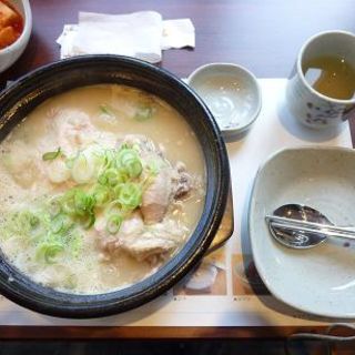 サムゲタン(皇后参鶏湯 (ファンフサムゲタン))