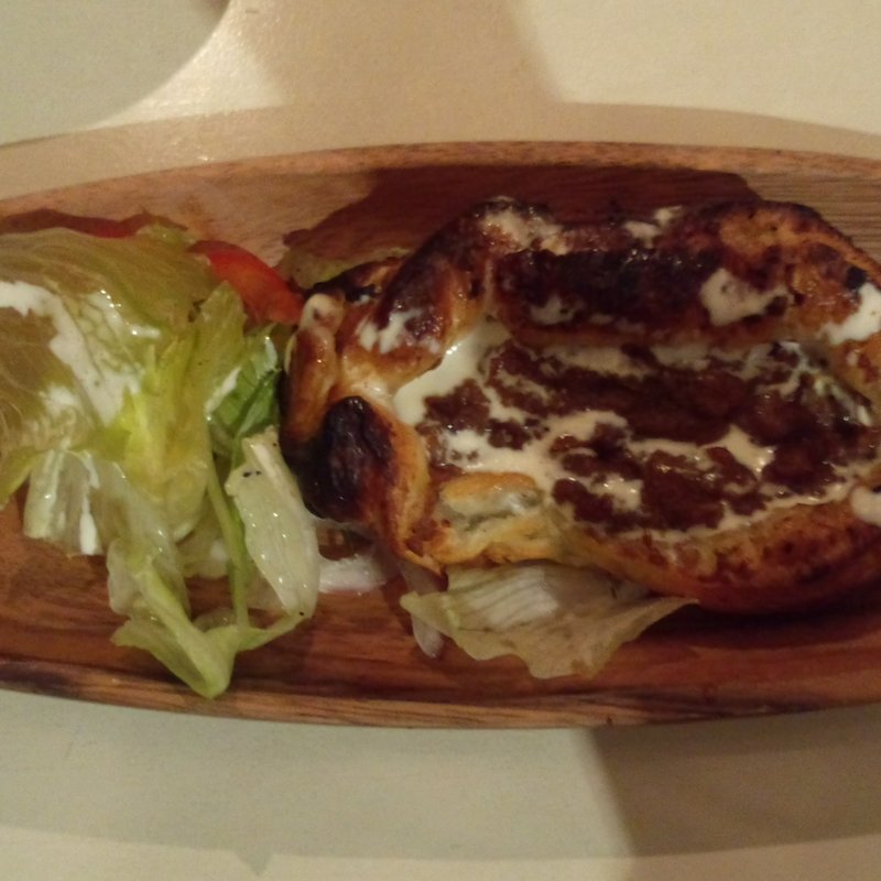 牛スジのパイ包み焼き(ロキダイニング)