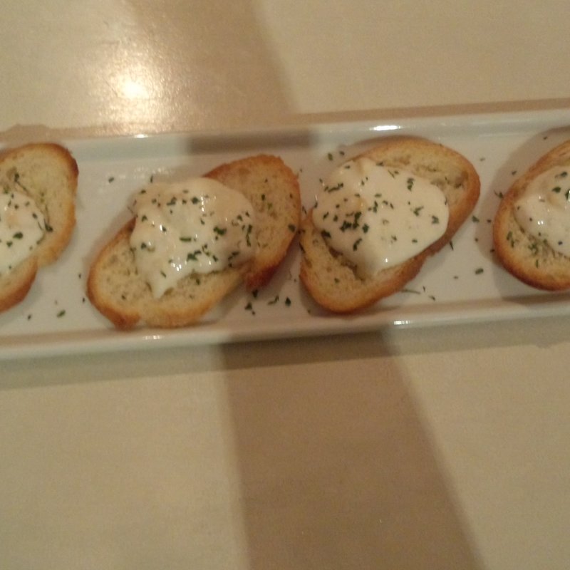 タルタルソースのブルスケッタ(ロキダイニング)