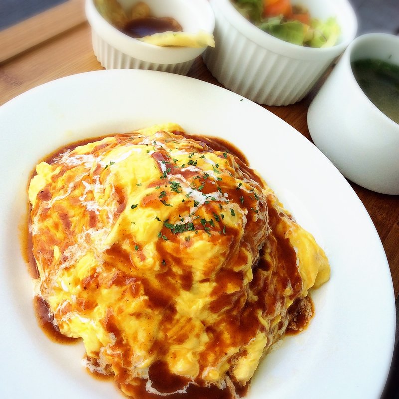 ふわとろオムライス定食(せーふぁキッチン )