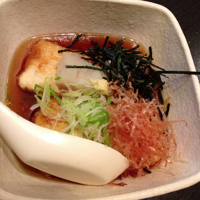 ジーマーミー豆腐の揚げ出し豆腐(ことすし )