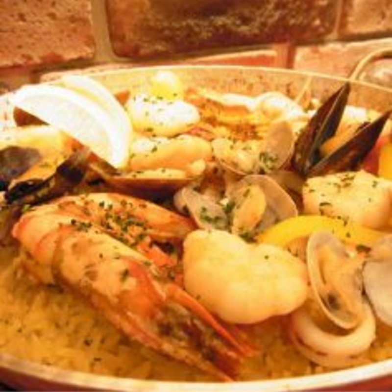 6種魚介の贅沢パエリア(グリル アンブロシア恵比寿 )