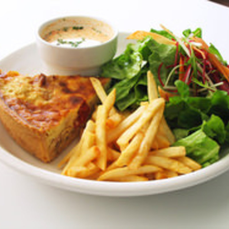 キッシュプレート(カフェ アクイーユ 恵比寿)