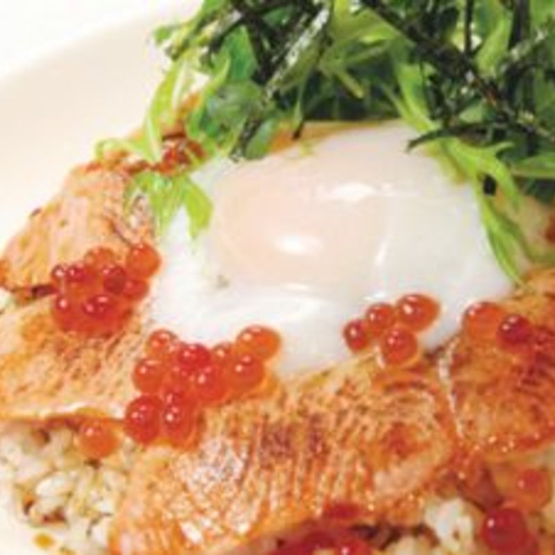 サーモンといくらの親子丼(Dexee Diner)