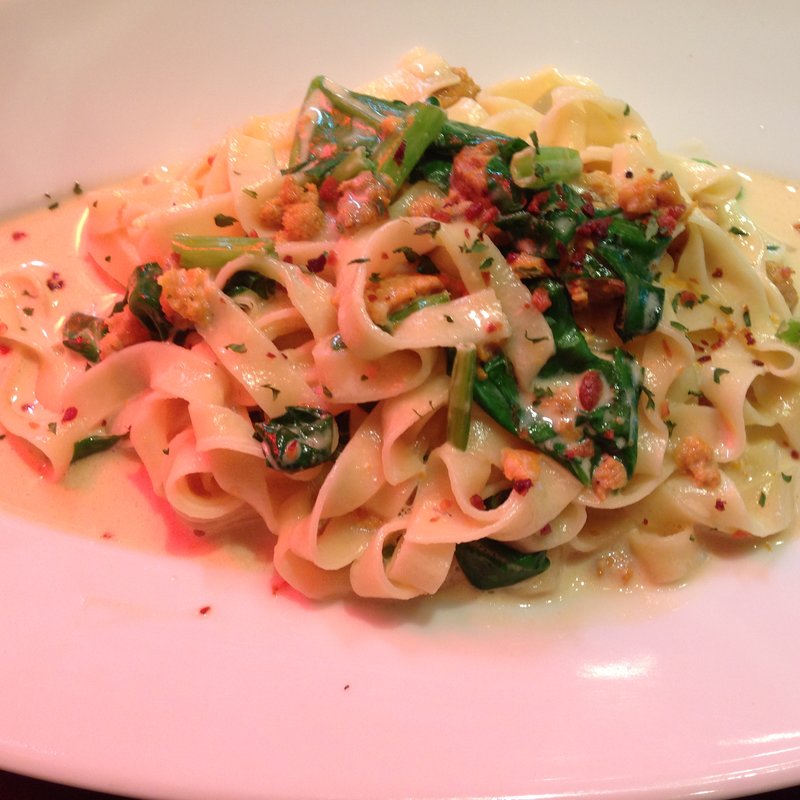 うにとほうれん草のクリームパスタ(洋風厨房 インコントロ‎ （ヨウフウチュウボウ インコントロ）)