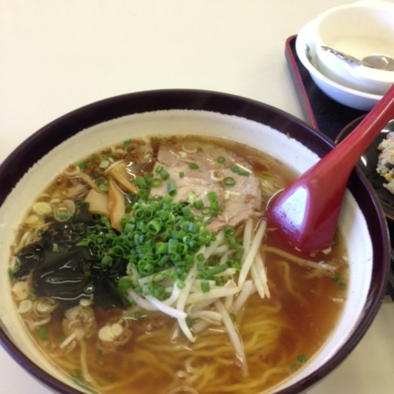 醤油ラーメン　(麺作)