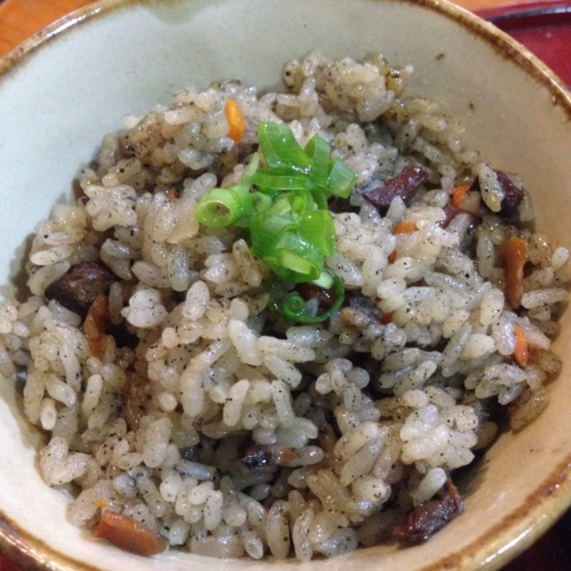 イカ墨じゅーしー(手打ち沖縄そばの店　伊麺しょり)