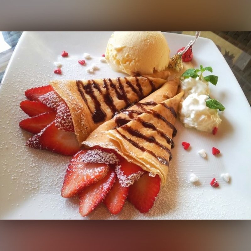 Strawberry Crepe(Tantalice Thai & American Diner)