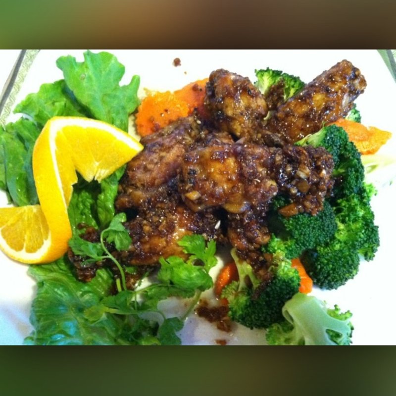 Garlic wings(Tantalice Thai & American Diner)