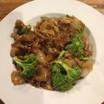 Pad see ew with chicken