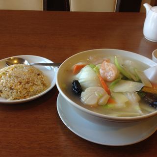 海鮮湯麺(中華料理店 留香閣)