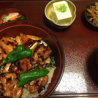 キジ丼(稲毛屋)
