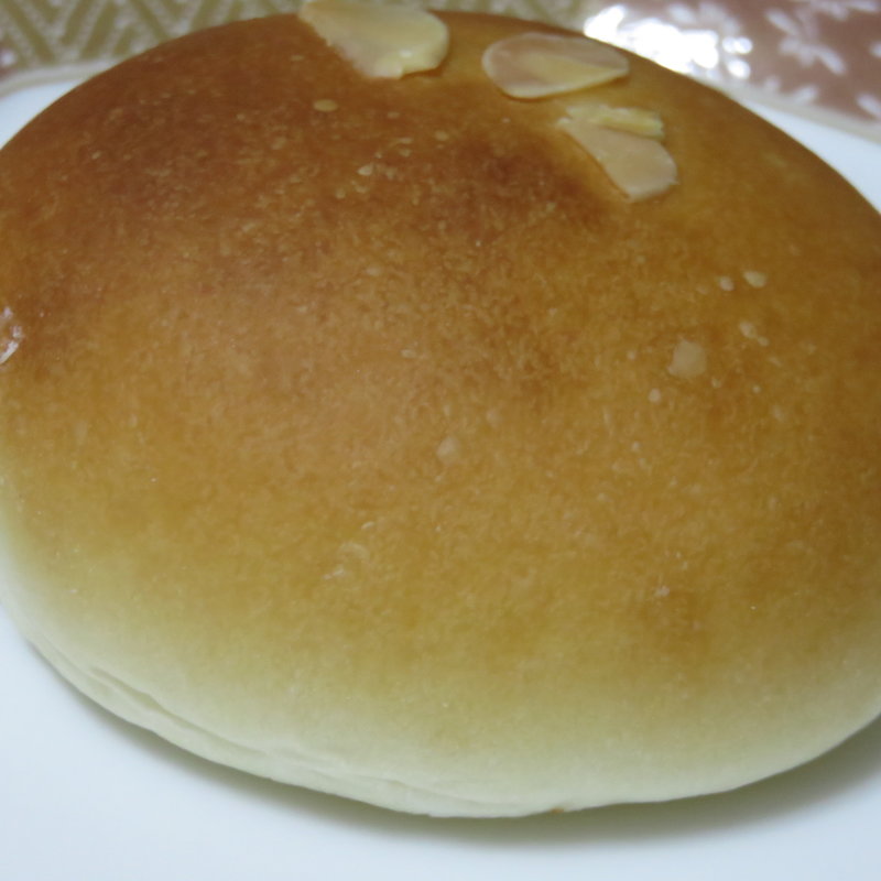 クリームパン(ムッシュ ド ムスタッシュ )